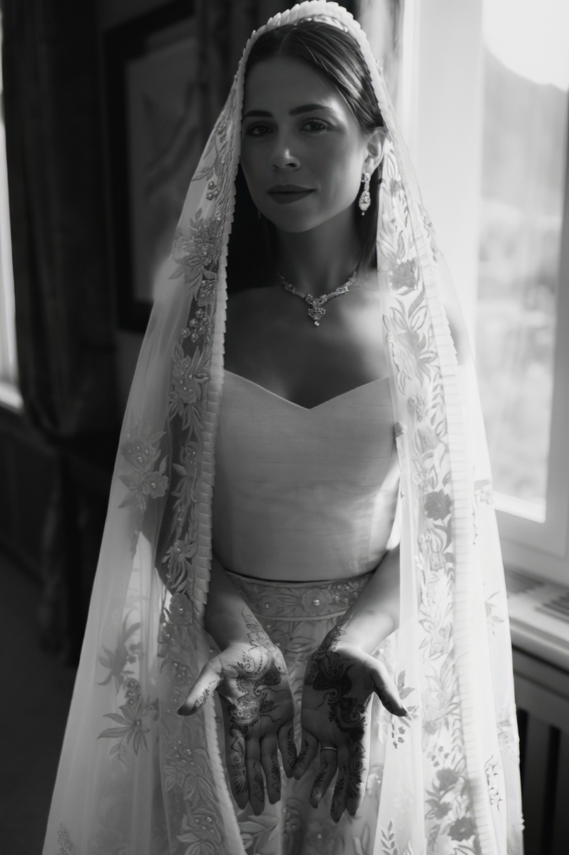 luxury indian wedding bride henna painting